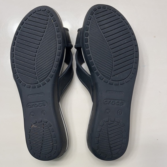 Women’s crocs - Picture 3 of 5